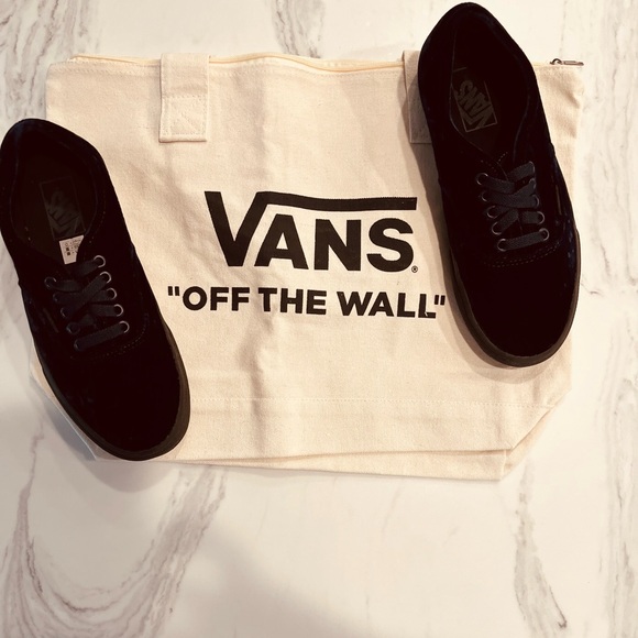 BUNDLE Vans Velvet Navy Blue Unisex Sneaker with Off The Wall Canvas Tote Bag - Picture 2 of 7